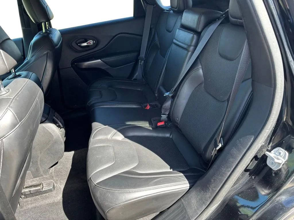 Used 2019 Jeep Cherokee Limited AWD/4WD image 26