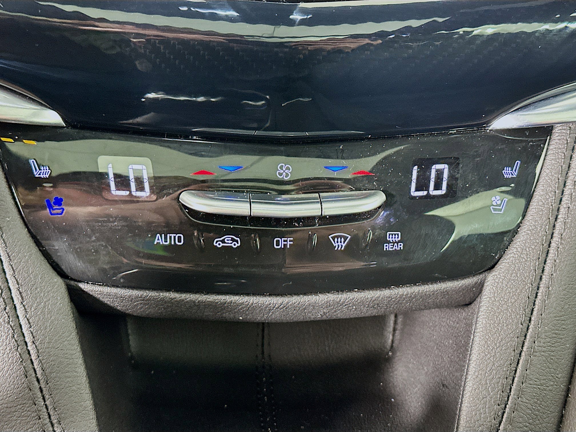 Used 2025 Cadillac XT6 Sport image 24