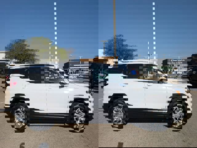 Certified 2024 GMC Terrain SLE image 3