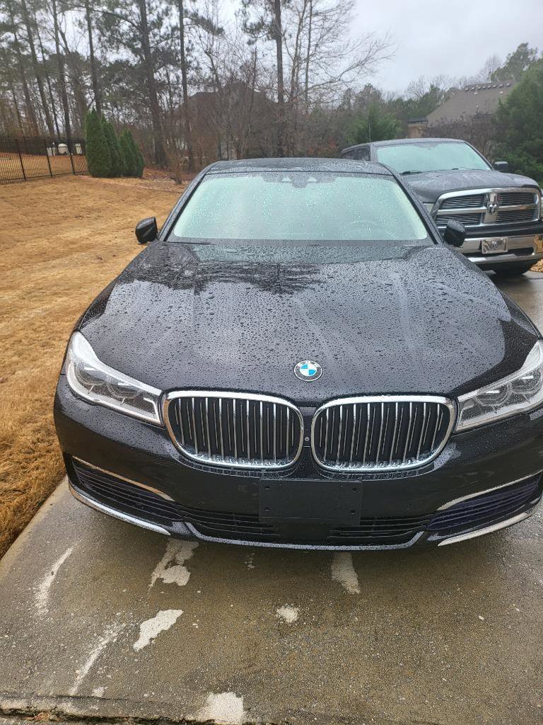 Used 2017 BMW 750i xDrive image 2