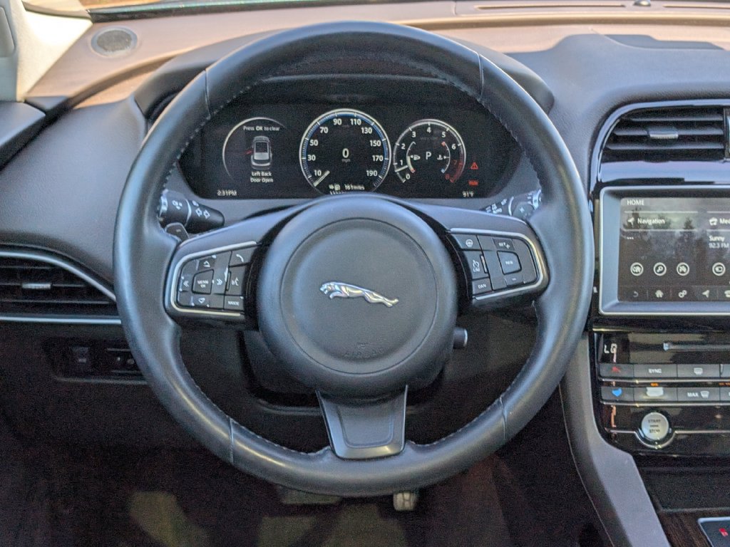 Used 2017 Jaguar F-PACE Prestige AWD/4WD image 12