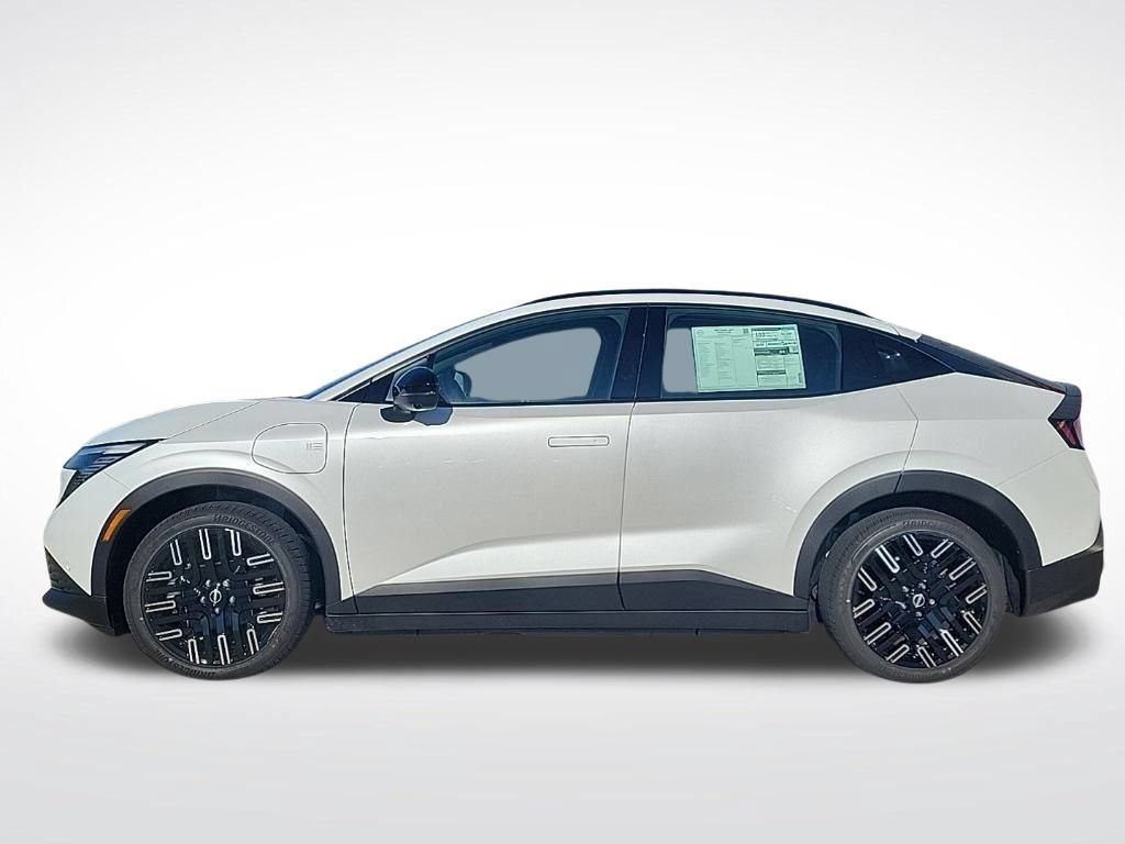 New 2026 Nissan Leaf Platinum+ w/ Floor Mat Package (Platinum+) FWD image 2