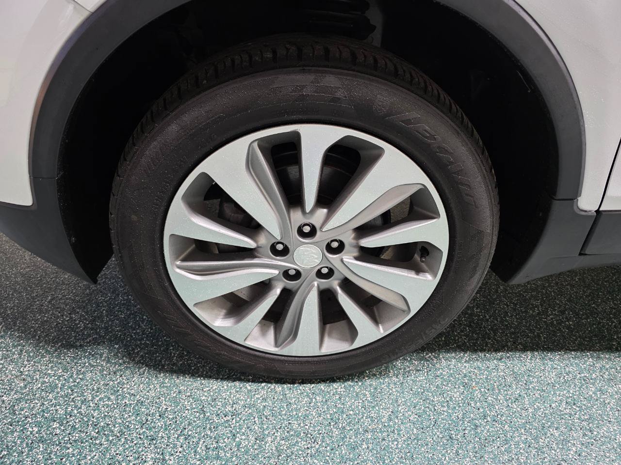 Used 2020 Buick Encore Preferred AWD/4WD image 12