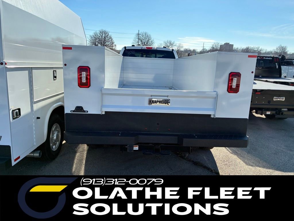 New 2026 Ford F550 4x4 Crew Cab image 4
