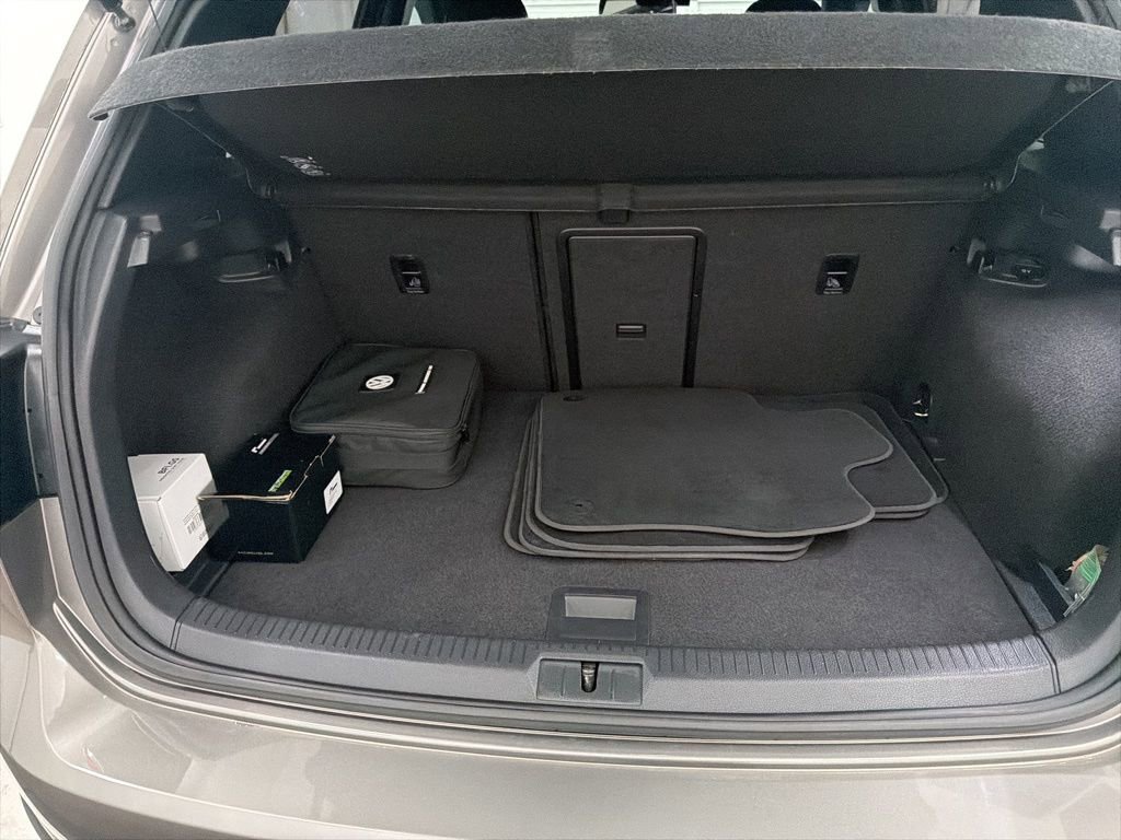 Used 2016 Volkswagen Golf 4-Door image 24