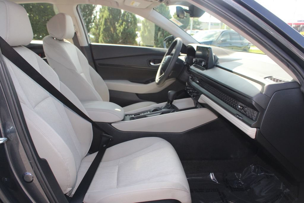Used 2024 Honda Accord EX image 12