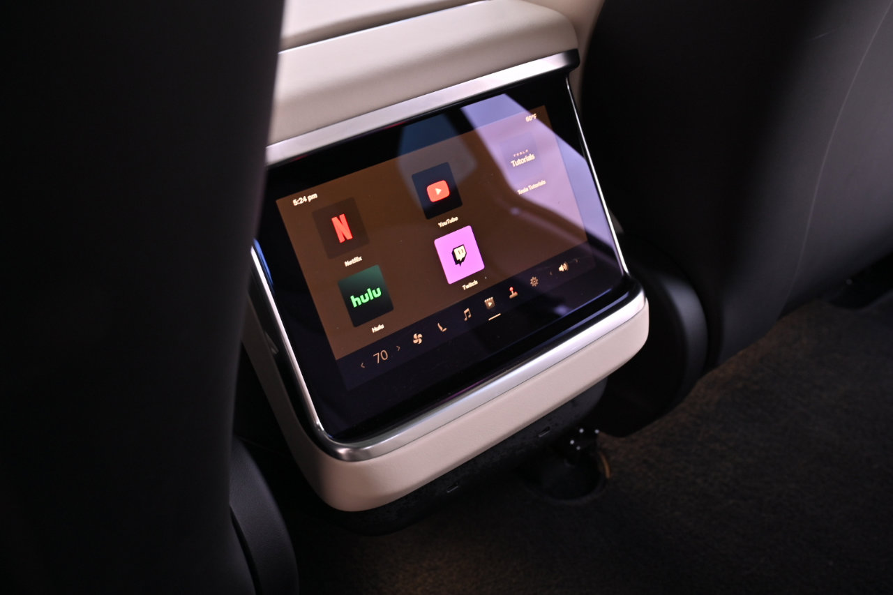 Used 2022 Tesla Model S Plaid image 27