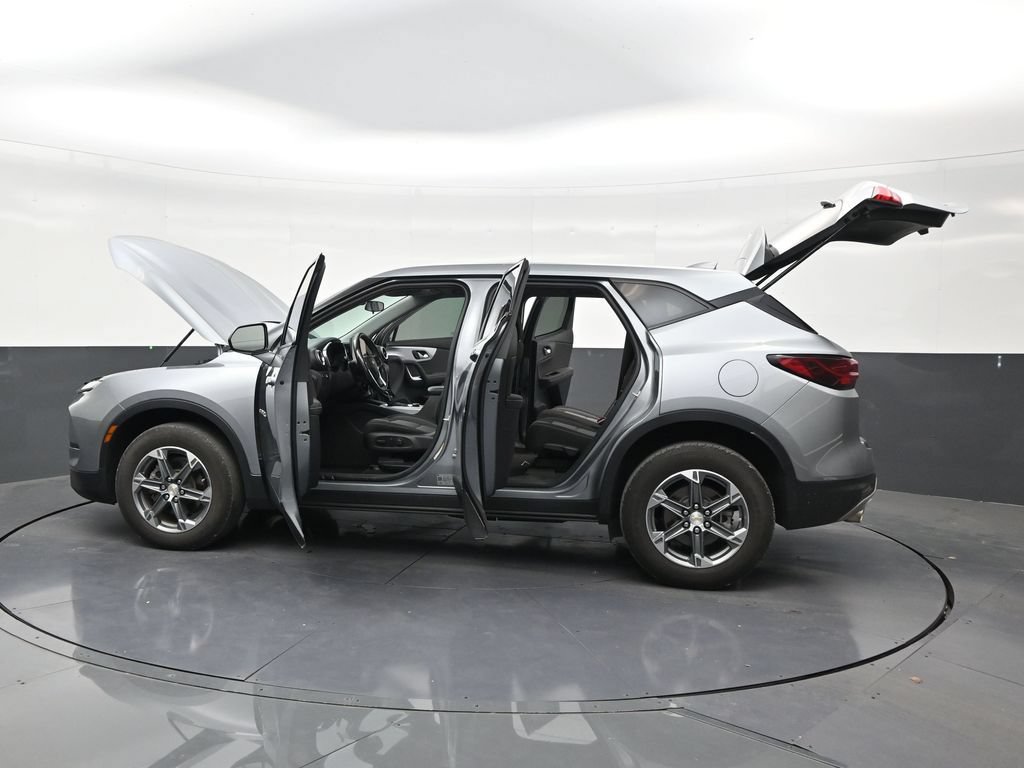 Used 2024 Chevrolet Blazer LT FWD image 29