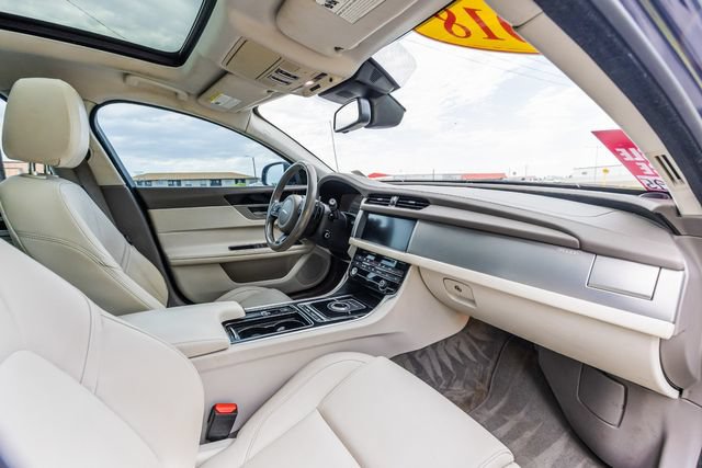 Used 2018 Jaguar XF Premium AWD/4WD image 19