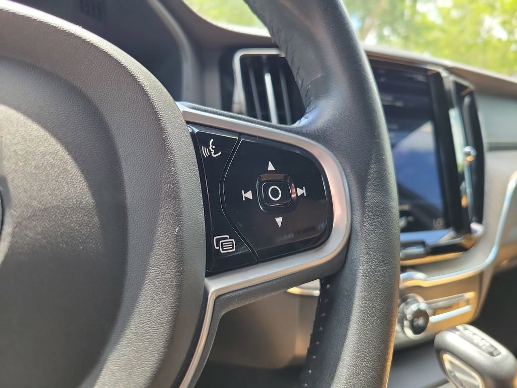 Used 2018 Volvo XC60 T5 Inscription w/ Convenience Package image 27