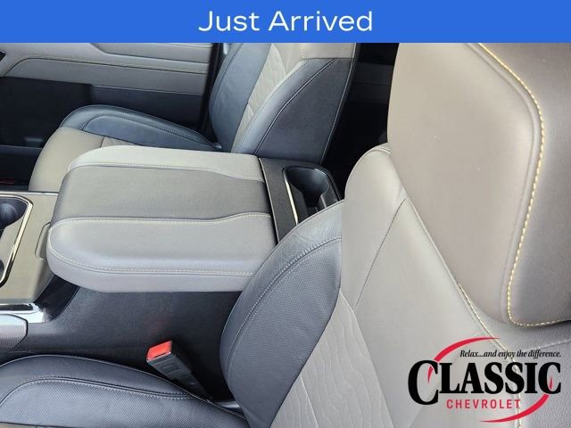 Used 2024 Chevrolet Silverado 2500 ZR2 w/ Technology Package image 31