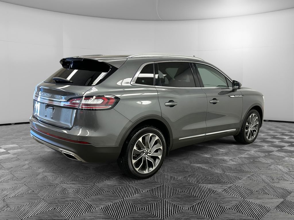 Used 2022 Lincoln Nautilus Reserve w/ Luxury Package image 5