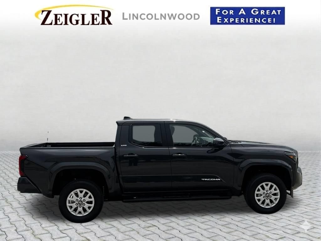 Used 2025 Toyota Tacoma SR5 AWD/4WD image 7