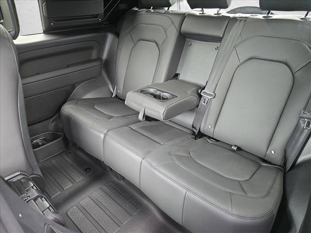 New 2026 Land Rover Defender 90 X-Dynamic SE AWD/4WD image 13
