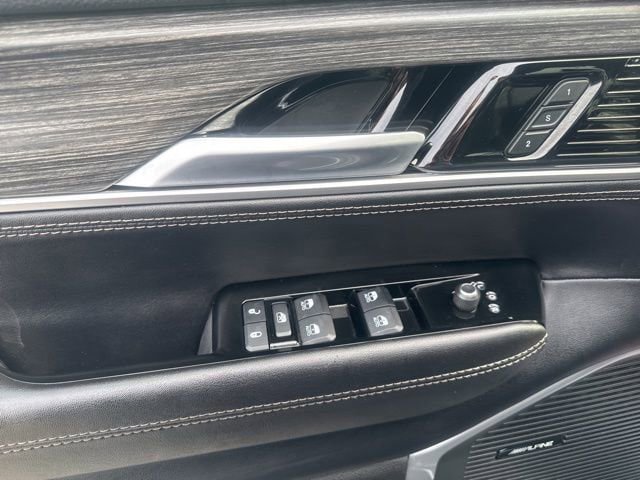 Used 2024 Jeep Wagoneer Series II AWD/4WD image 10