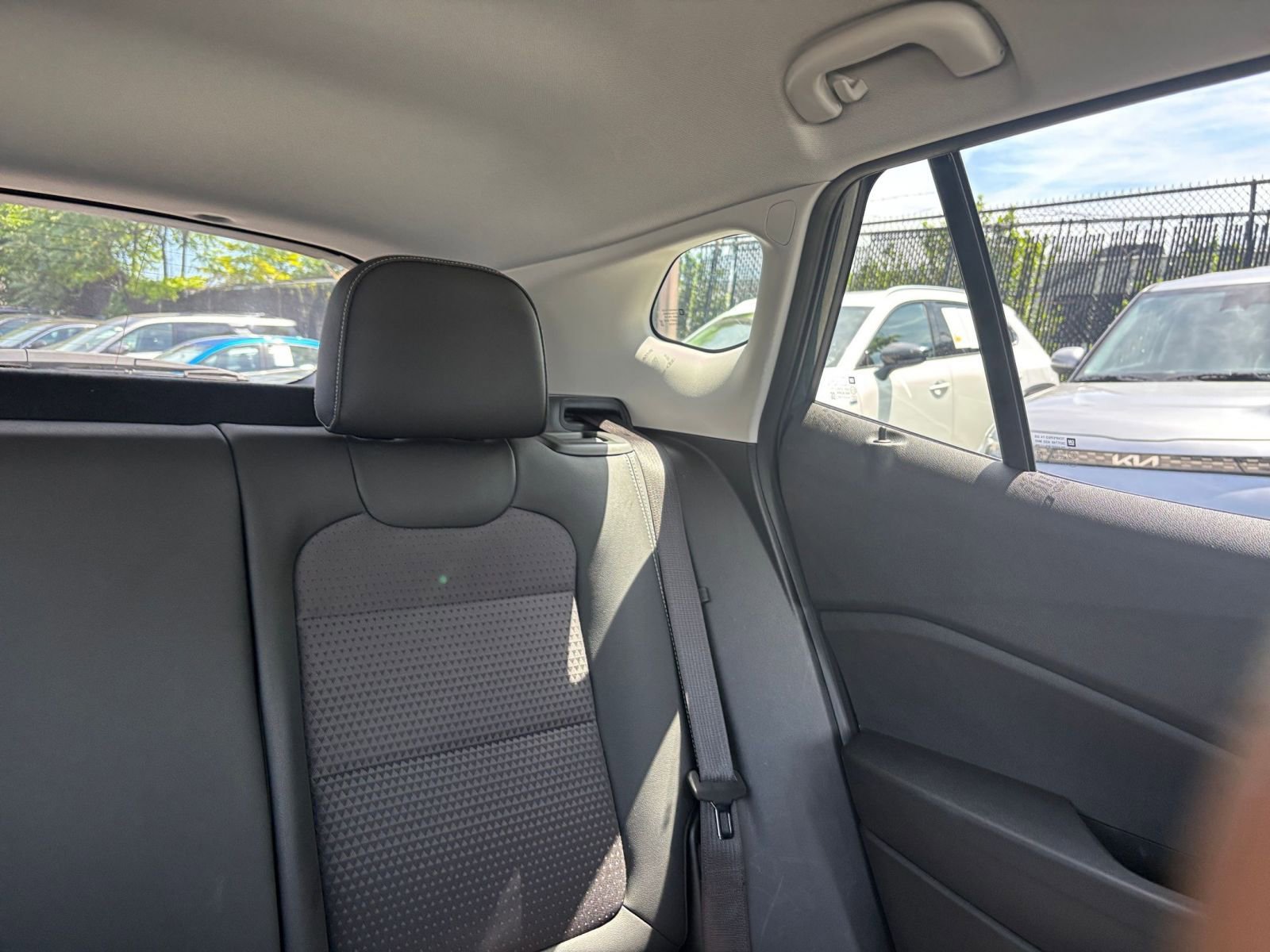 Used 2025 Chevrolet Trax LT FWD image 32