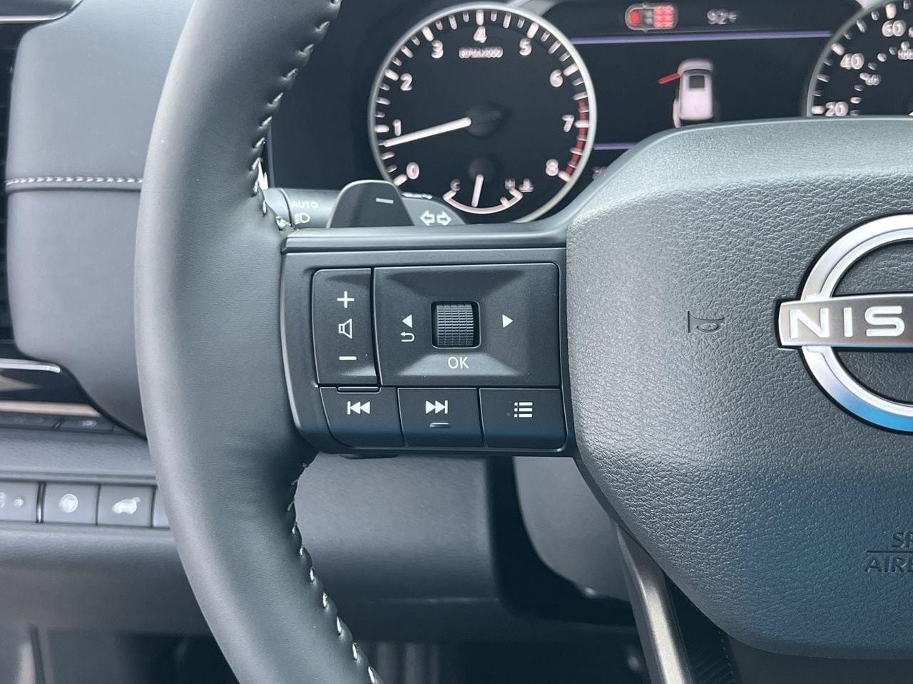 Certified 2026 Nissan Pathfinder SV FWD image 11