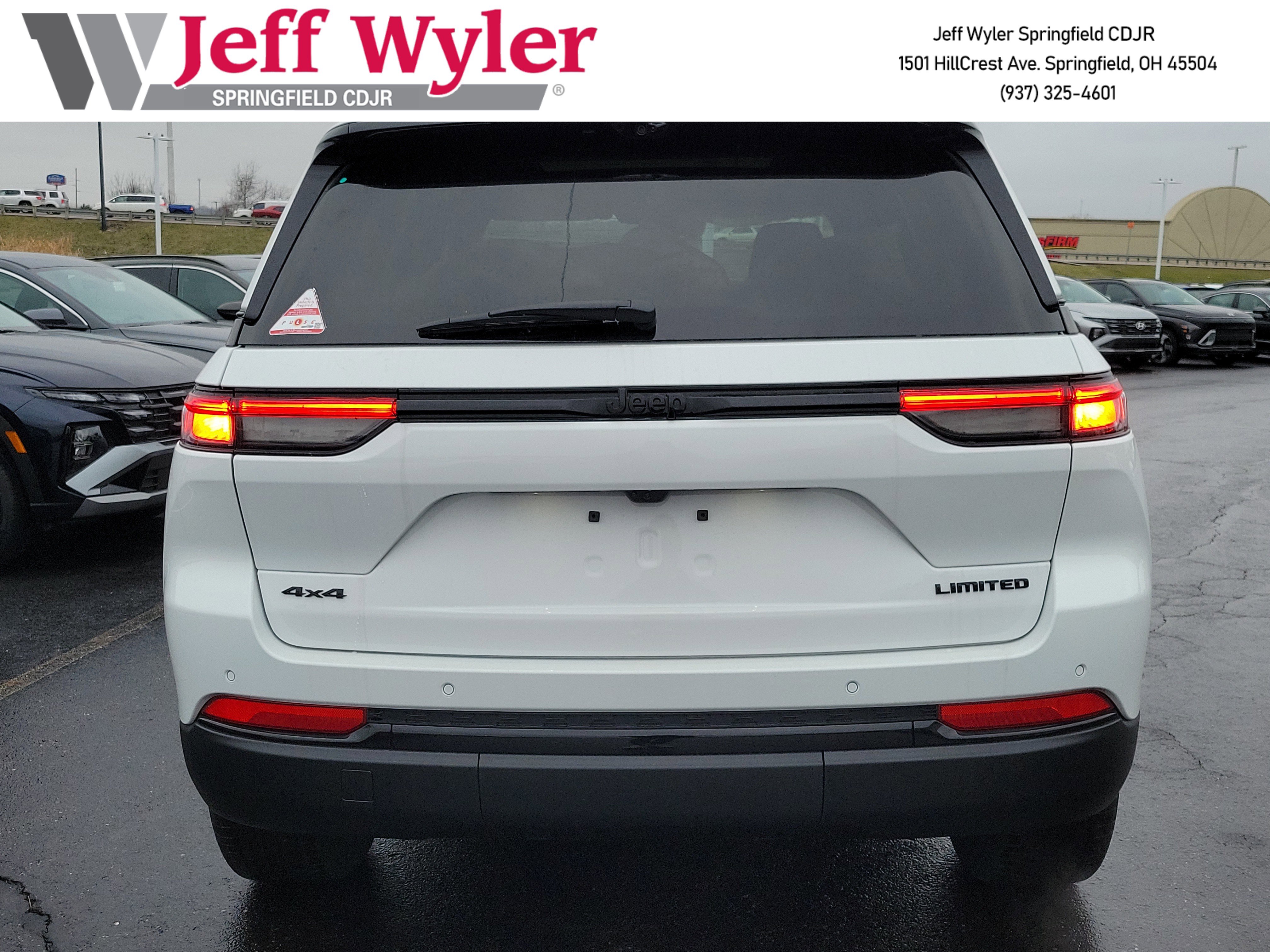 New 2025 Jeep Grand Cherokee Limited w/ Luxury Tech Group II image 4