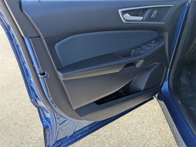Used 2022 Ford Edge SEL w/ Sport Appearance Package image 9