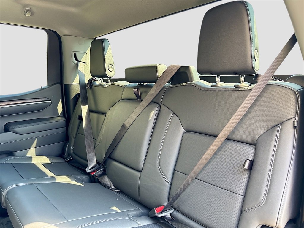 Used 2025 GMC Sierra 1500 SLT image 24