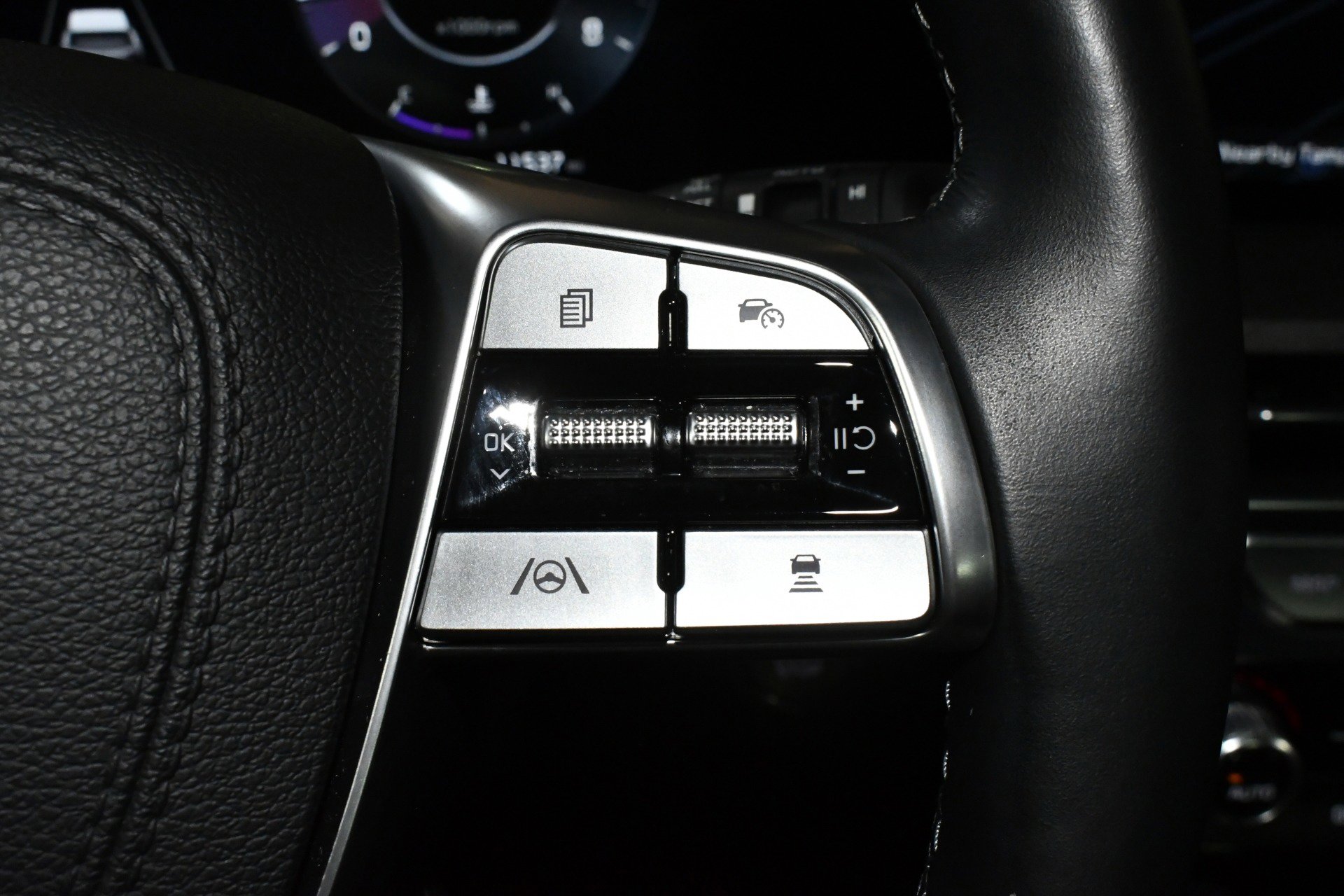 Used 2024 Kia Telluride SX Prestige X-Pro image 32