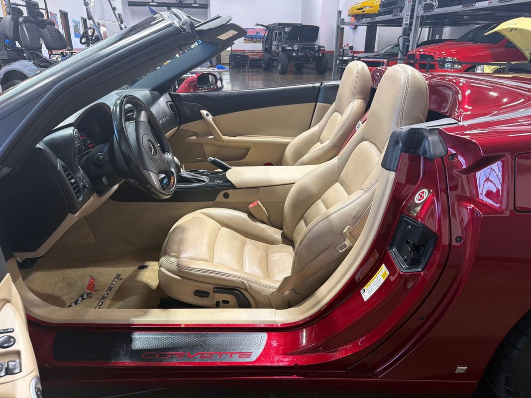 Used 2006 Chevrolet Corvette Convertible w/ Preferred Equipment Group RWD image 61