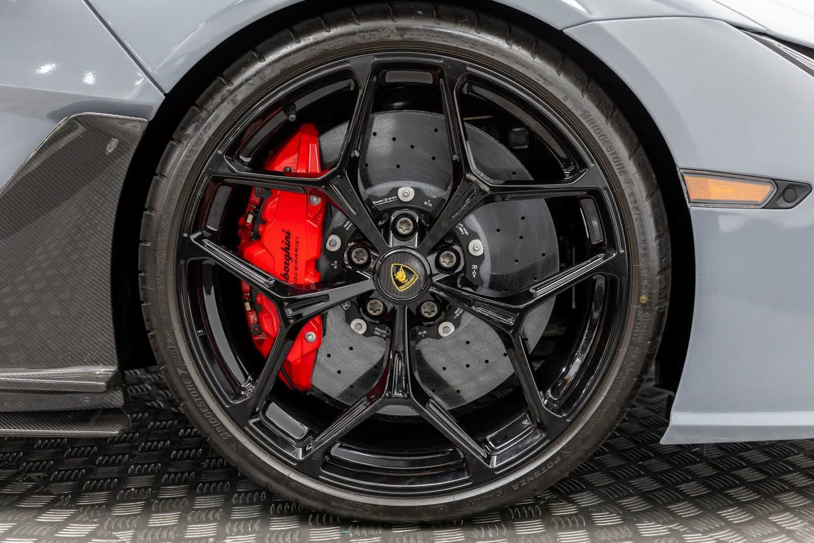 Used 2024 Lamborghini Revuelto AWD/4WD image 43