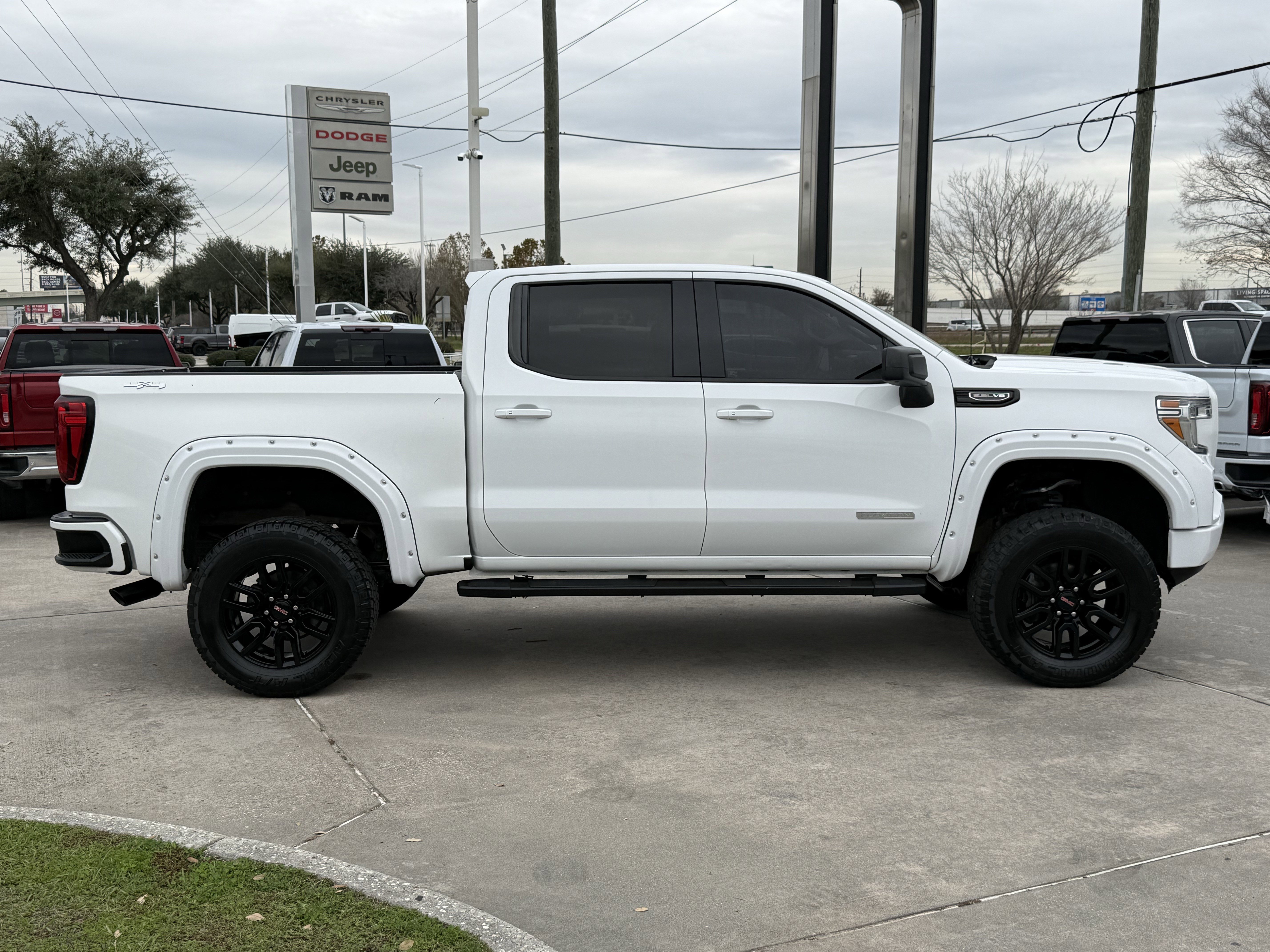 Used 2019 GMC Sierra 1500 Elevation image 3