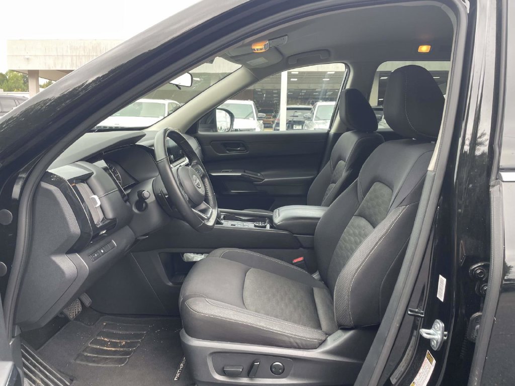 Used 2024 Nissan Pathfinder SV AWD/4WD image 24
