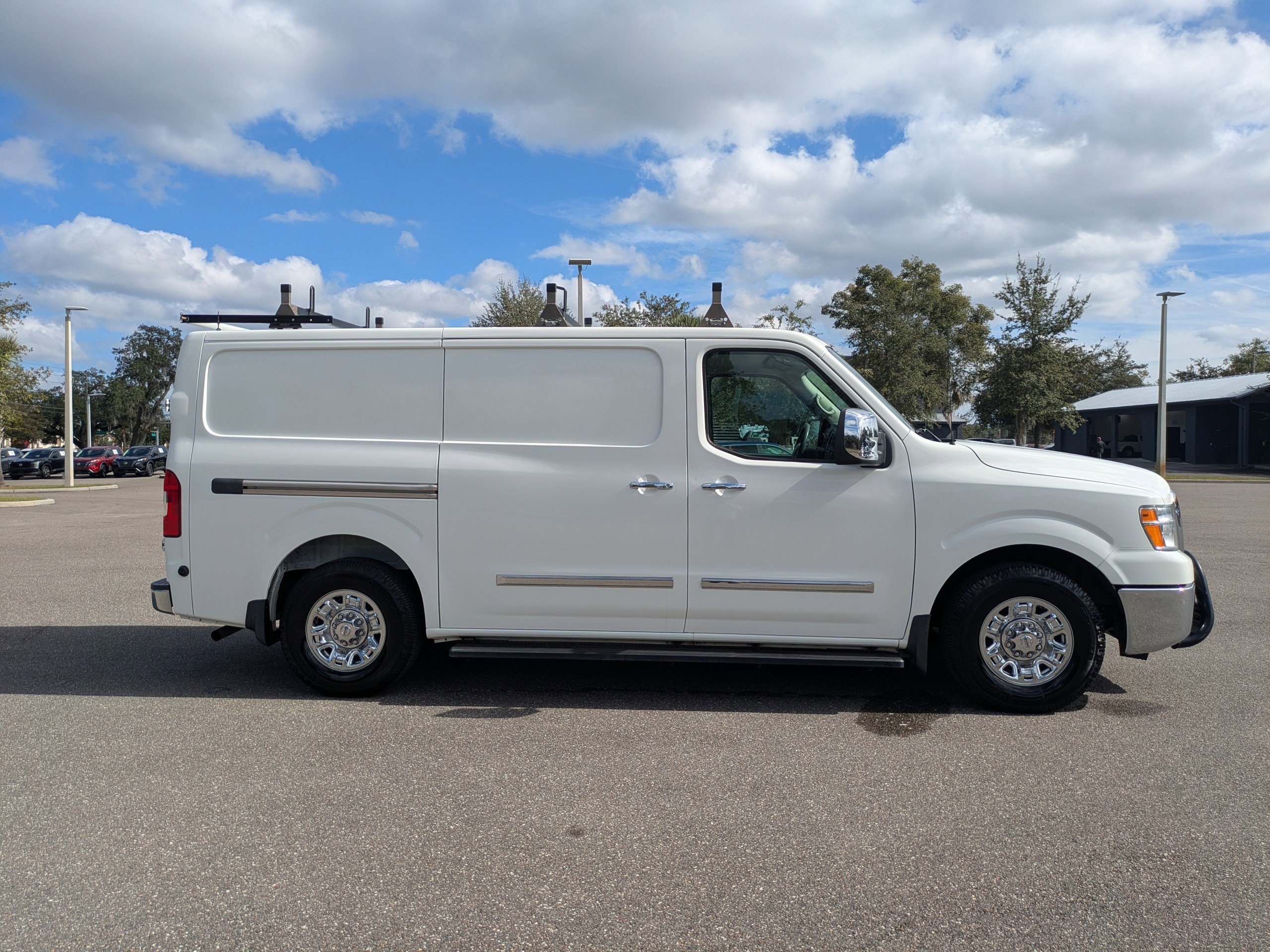 Used 2018 Nissan NV 3500 SL w/ Navigation Package image 3