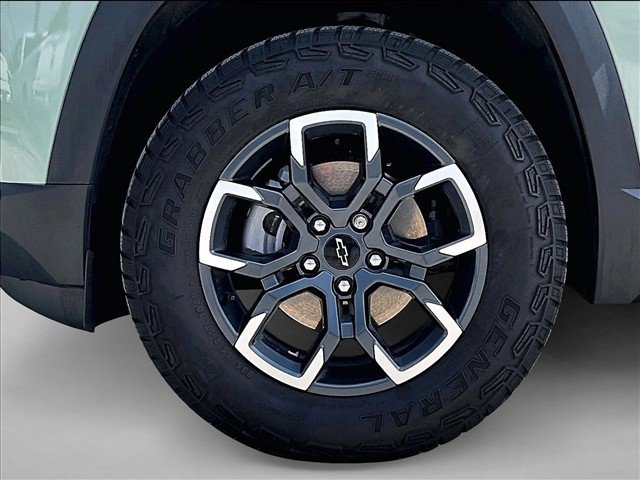 Used 2026 Chevrolet Equinox ACTIV FWD image 10