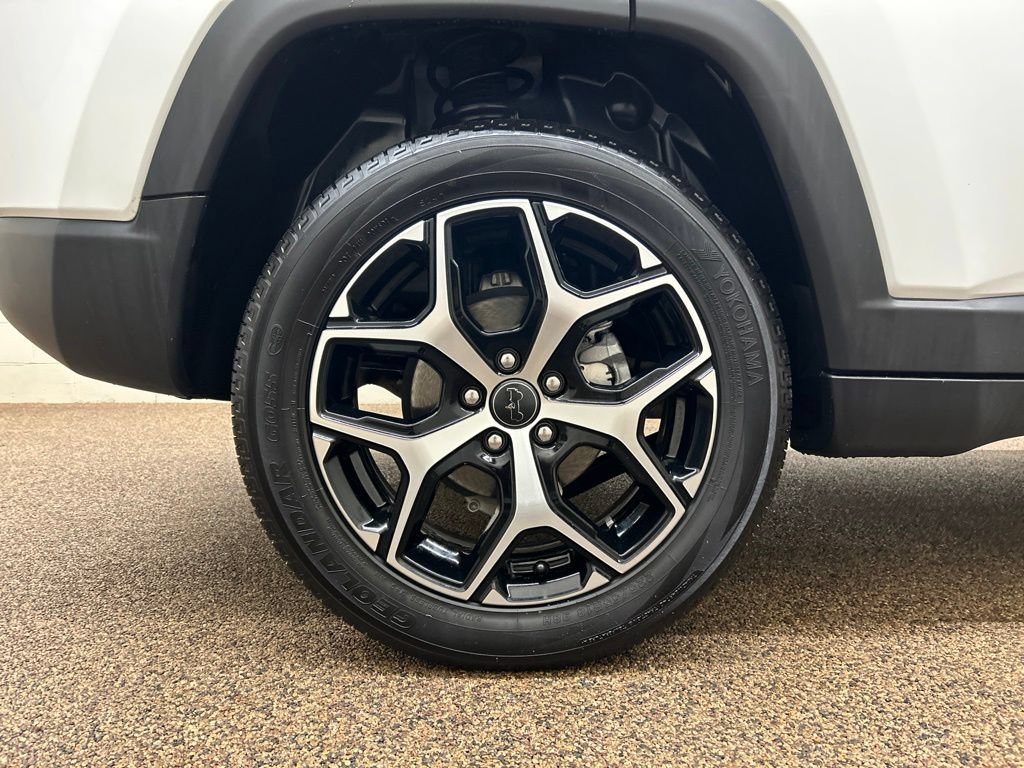 Used 2025 Jeep Compass Limited AWD/4WD image 28