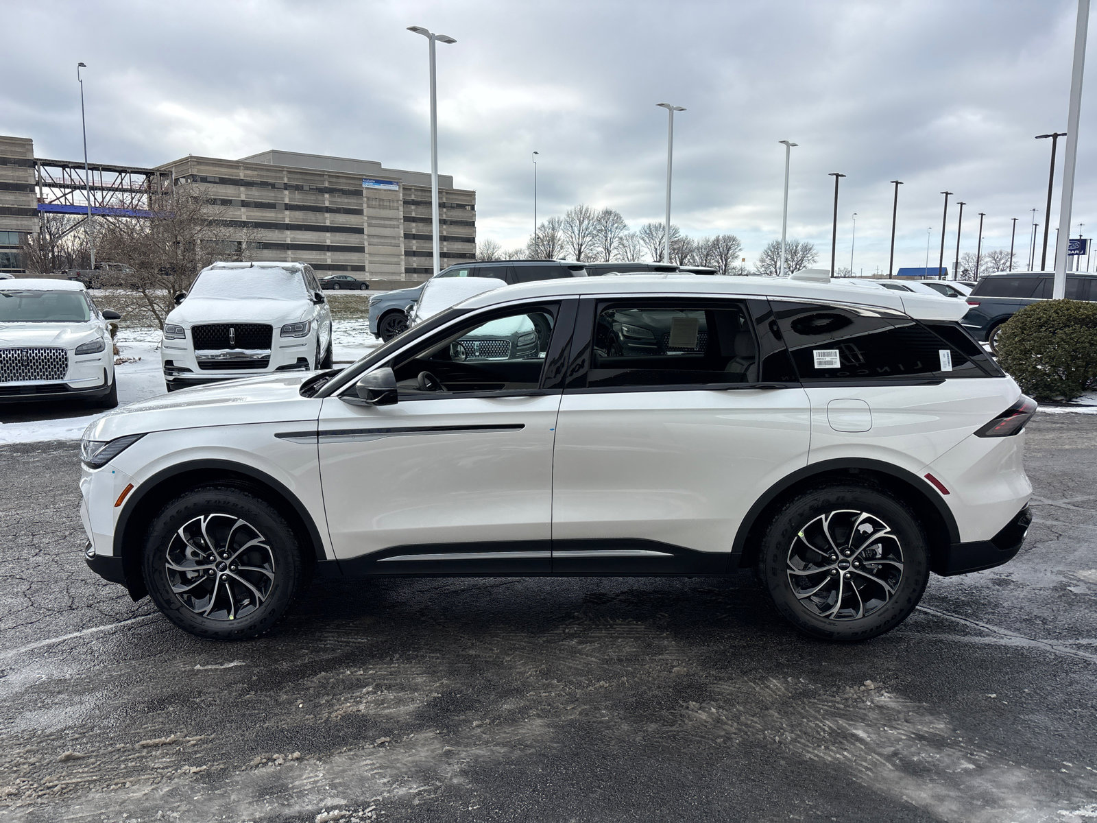 New 2026 Lincoln Nautilus Premier image 4