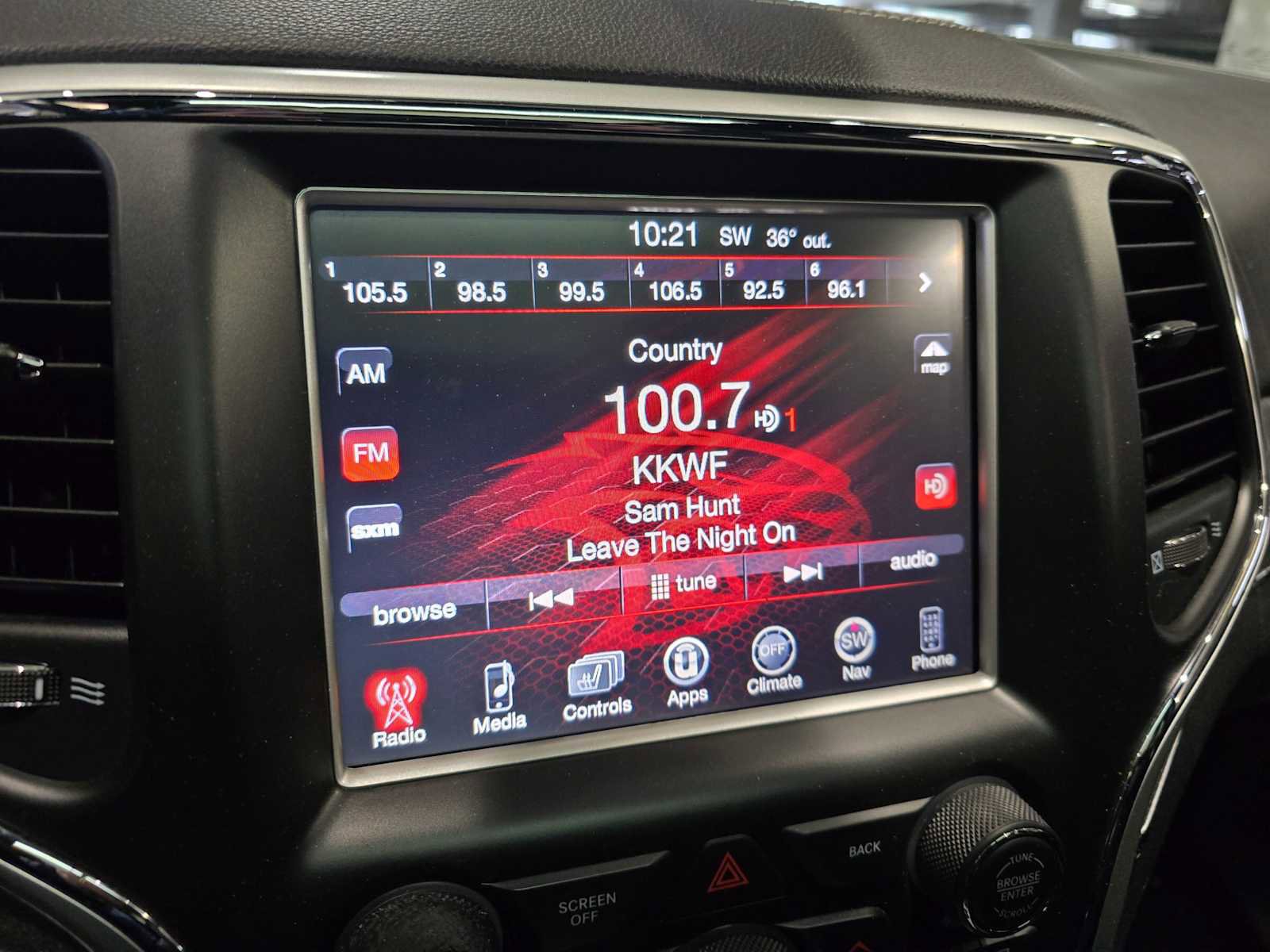 Used 2015 Jeep Grand Cherokee SRT w/ Luxury Group II image 15