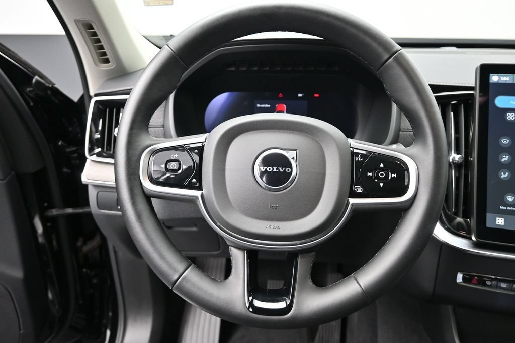 Used 2025 Volvo XC90 B5 Ultra AWD/4WD image 10