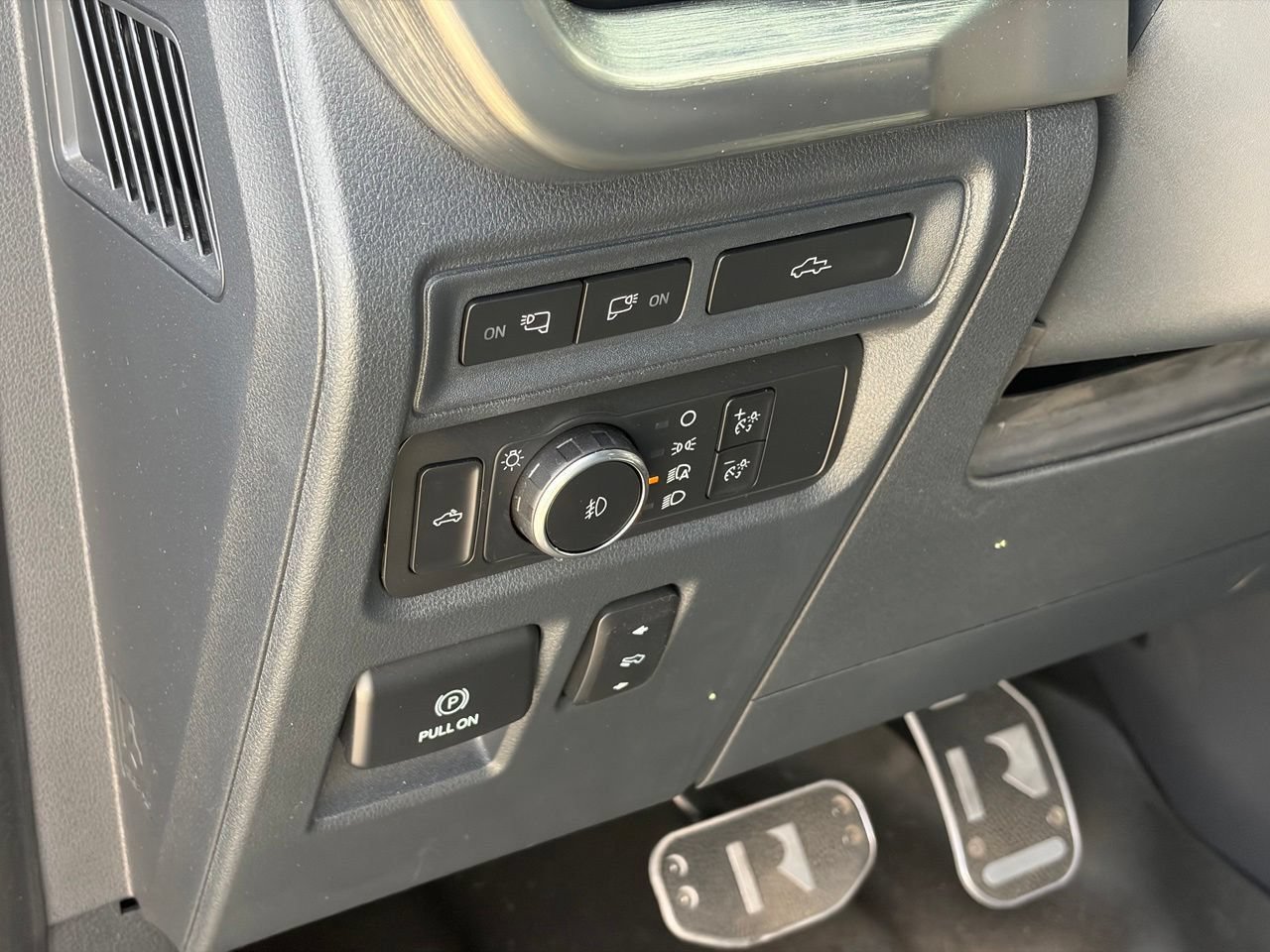 Used 2022 Ford F150 Lariat w/ Equipment Group 502A High AWD/4WD image 7