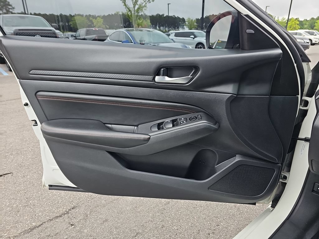 Used 2021 Nissan Altima 2.5 SR FWD image 31