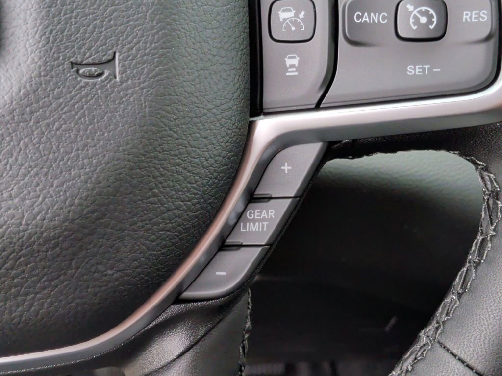 New 2026 RAM 1500 4x4 Crew Cab image 18