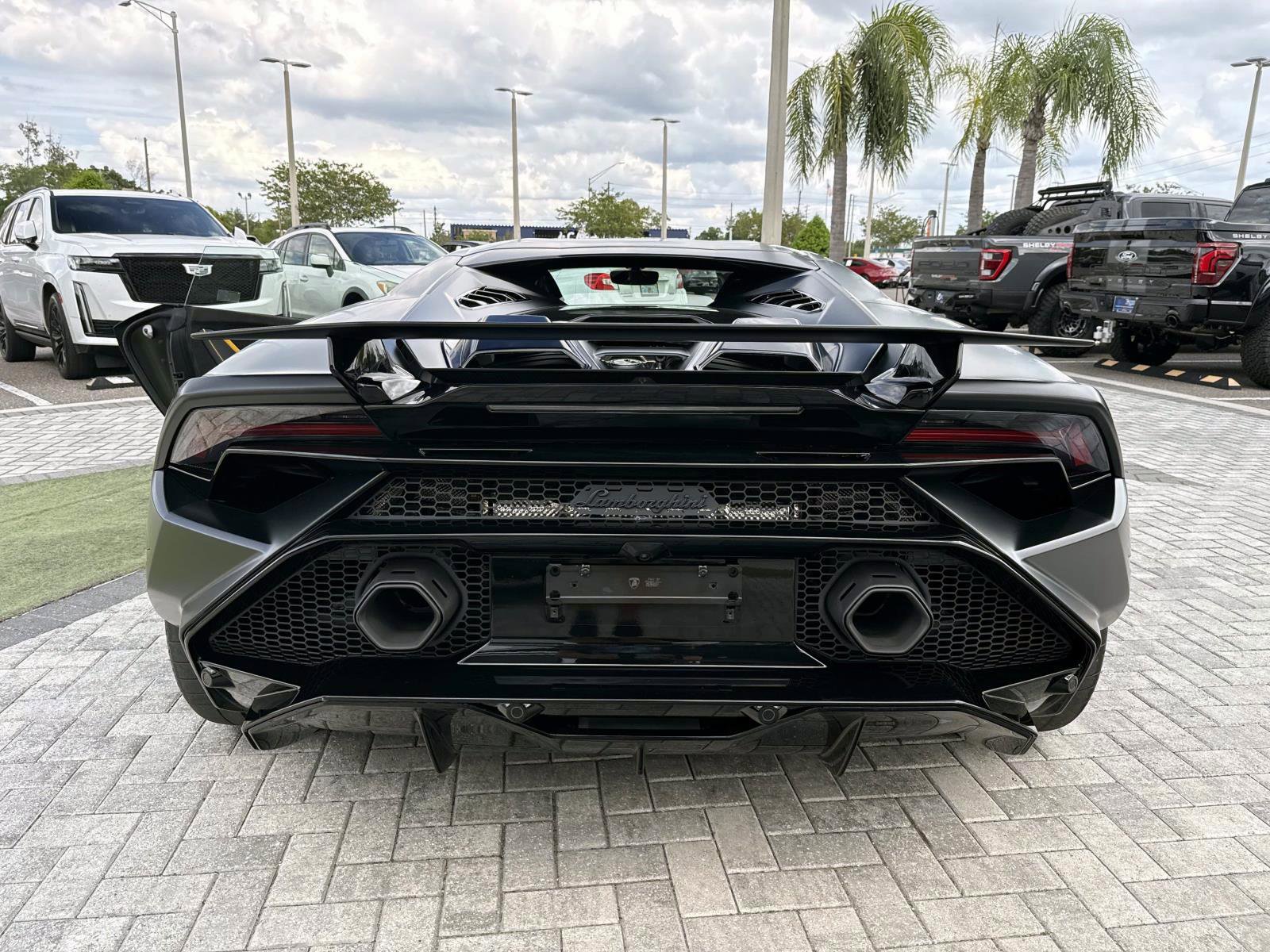 Used 2024 Lamborghini Huracan Tecnica RWD image 9