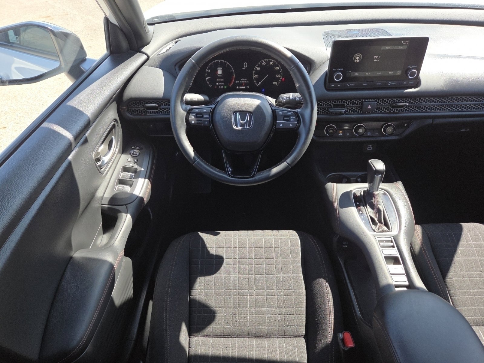 Used 2024 Honda HR-V Sport image 25