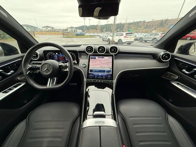 Used 2024 Mercedes-Benz GLC 300 4MATIC image 29