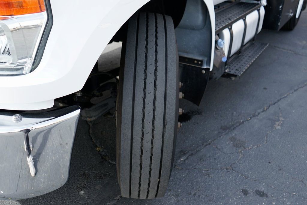 Used 2016 Ford F650 2WD Regular Cab Super Duty image 41