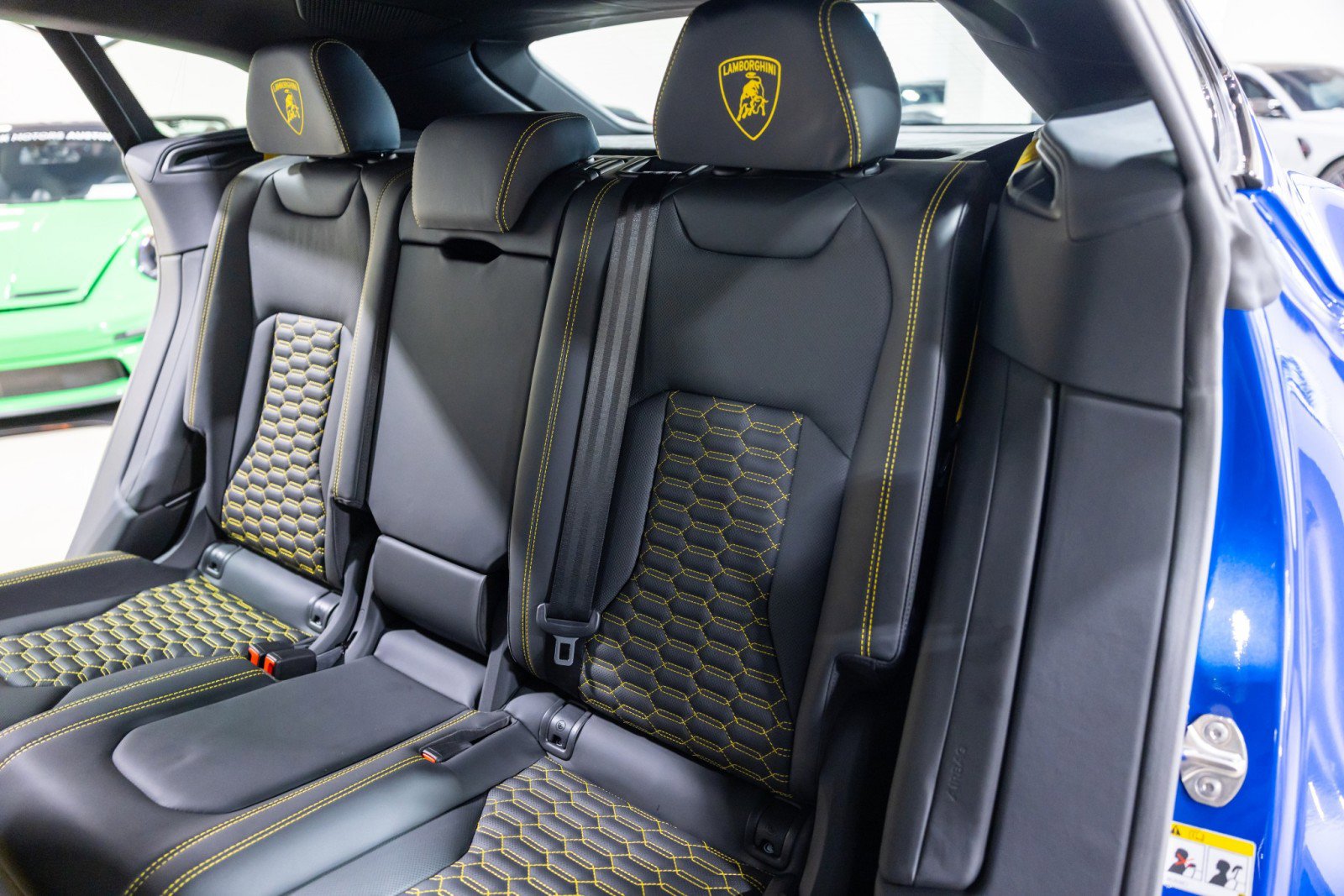 Used 2022 Lamborghini Urus image 35