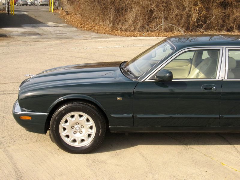 Used 2000 Jaguar XJ8 image 7
