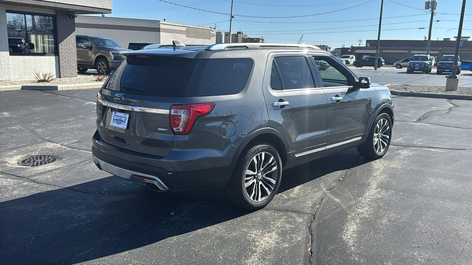 Used 2017 Ford Explorer Platinum image 8