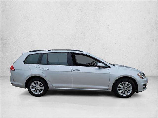Used 2017 Volkswagen Golf SportWagen FWD image 4