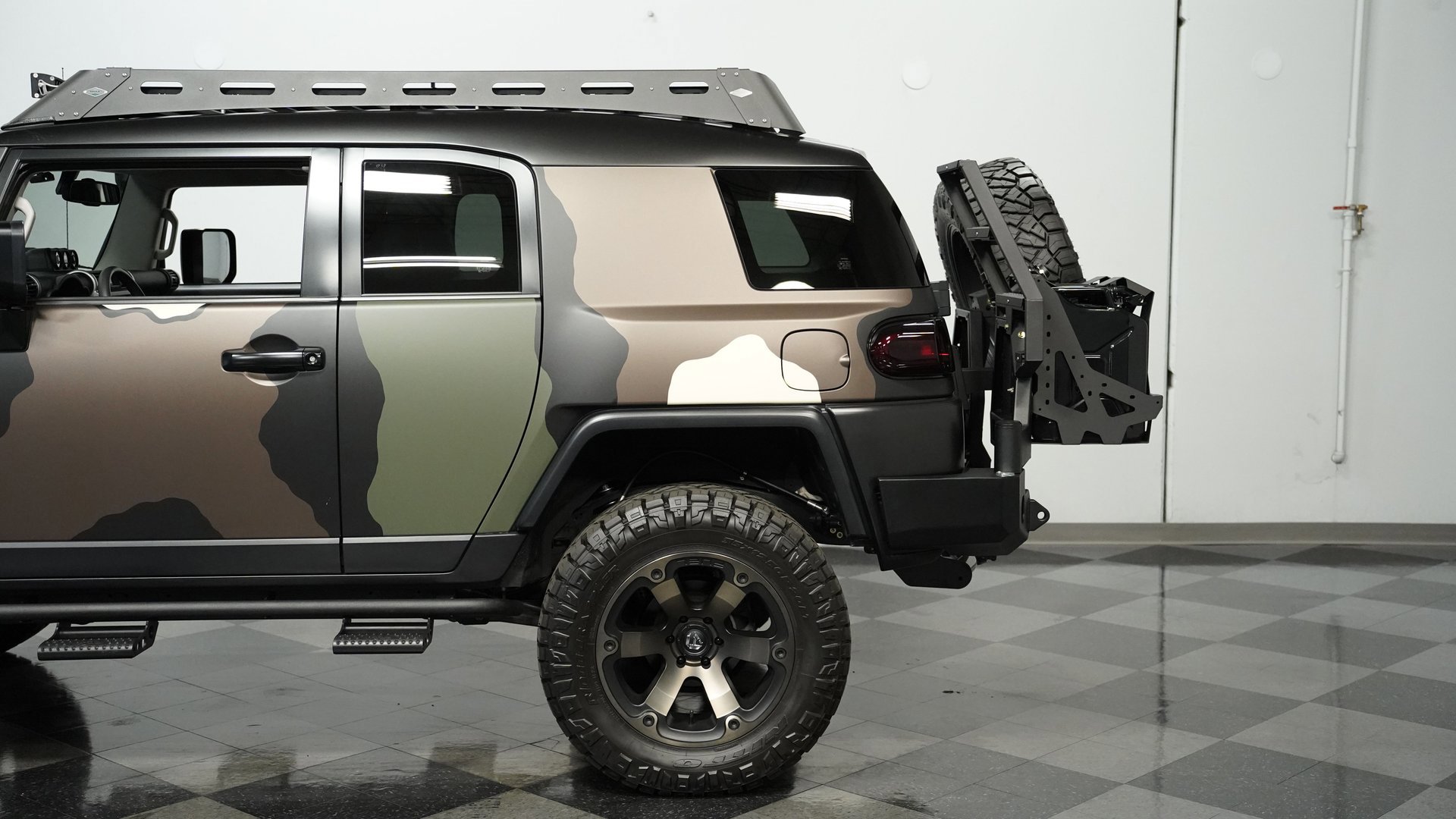 Used 2011 Toyota FJ Cruiser 4WD image 22