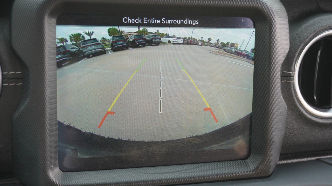 Used 2019 Jeep Wrangler Unlimited Sahara image 20