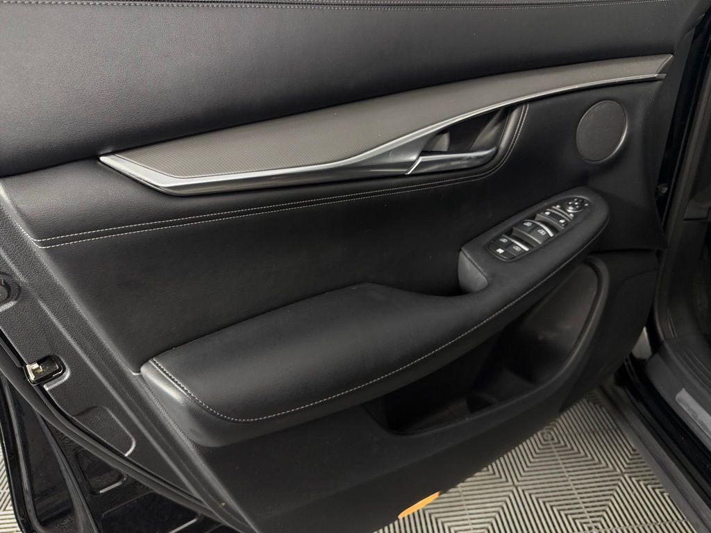 Used 2023 INFINITI QX55 Luxe w/ Cargo Package image 23