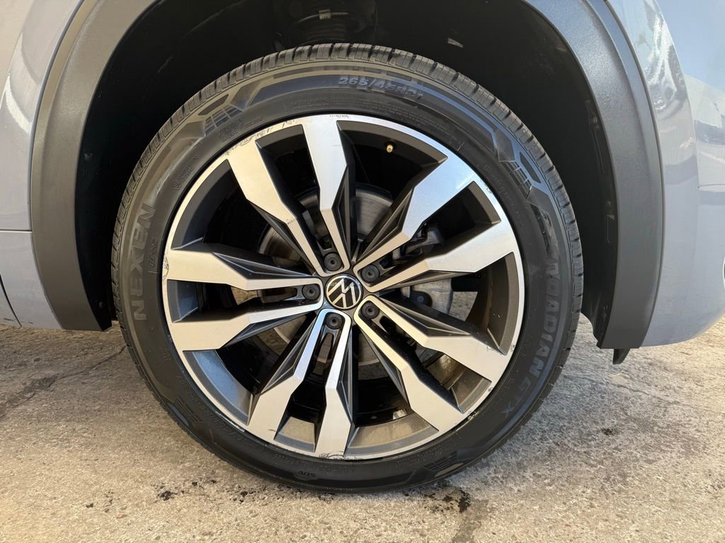Used 2020 Volkswagen Atlas Cross Sport SEL R-Line AWD/4WD image 10